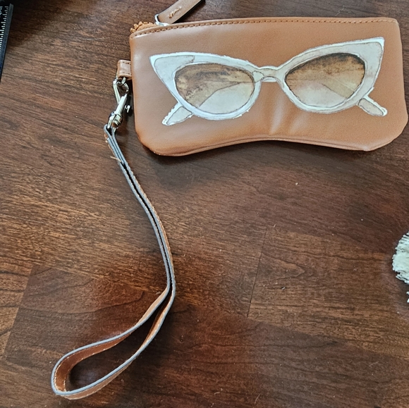 Rae Dunn Bundle NWT Beach Tote, sunglasses pouch, and small zip pouch. - Picture 8 of 11